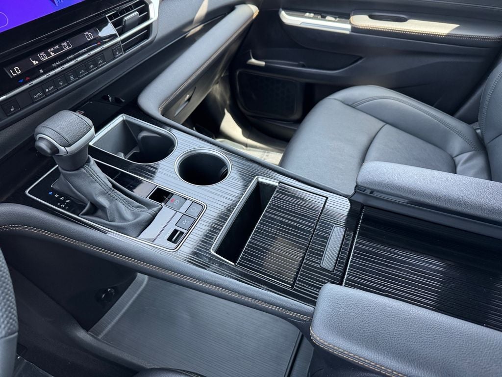 2025 Toyota Sienna Woodland Edition AWD