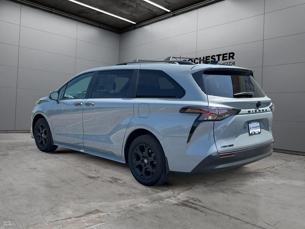 2025 Toyota Sienna Woodland Edition AWD