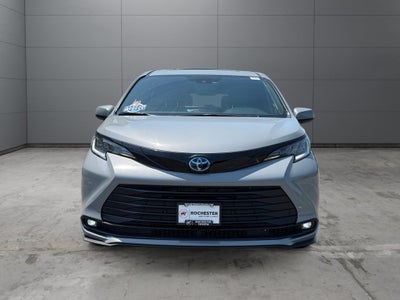 2025 Toyota Sienna Woodland Edition AWD