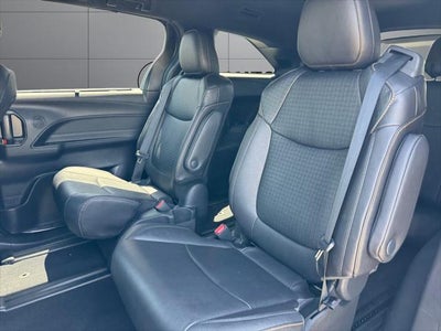 2025 Toyota Sienna Woodland Edition AWD