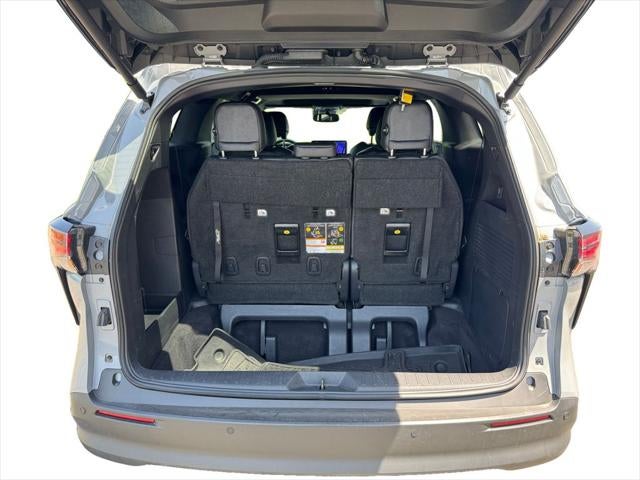 2025 Toyota Sienna Woodland Edition AWD