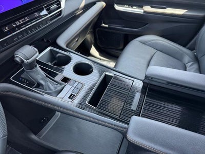 2025 Toyota Sienna Woodland Edition AWD