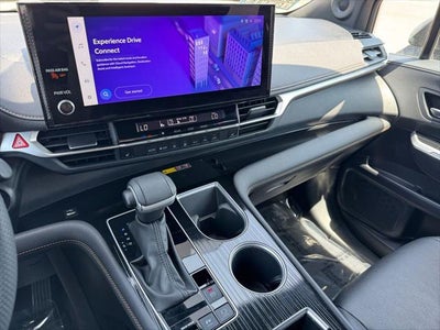 2025 Toyota Sienna Woodland Edition AWD