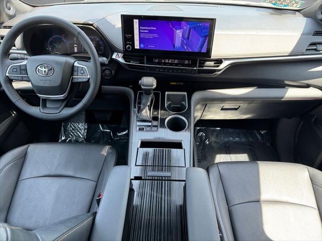 2025 Toyota Sienna Woodland Edition AWD