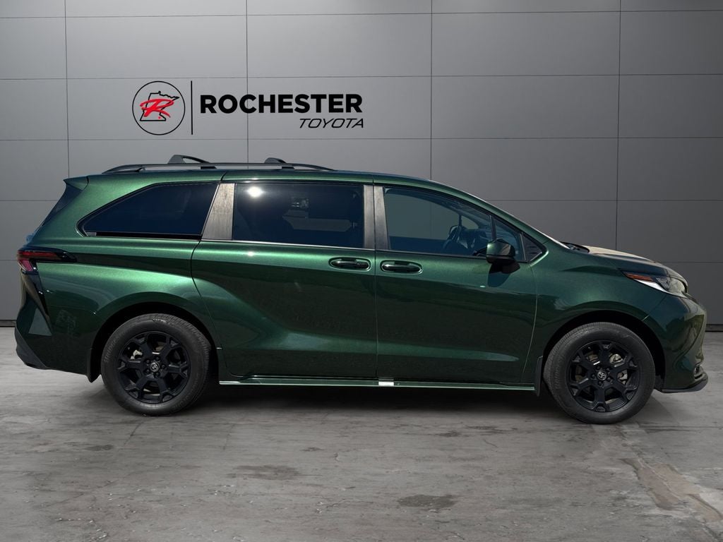 2025 Toyota Sienna Woodland Edition 7 Passenger