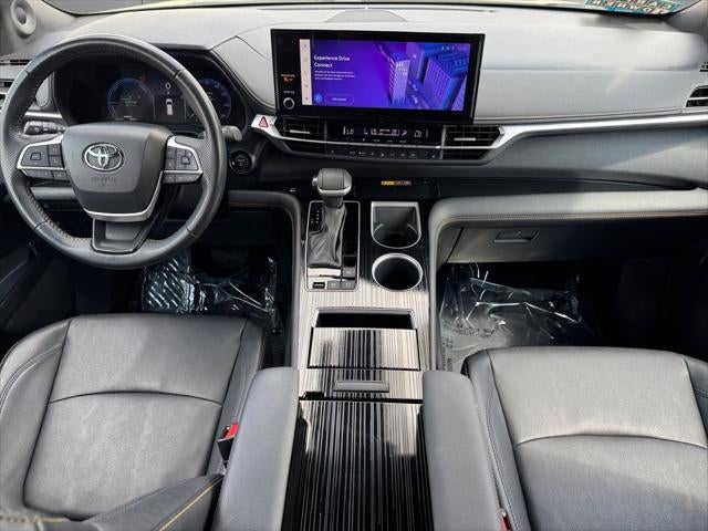 2025 Toyota Sienna Woodland Edition 7 Passenger
