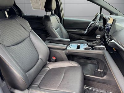 2025 Toyota Sienna Woodland Edition 7 Passenger