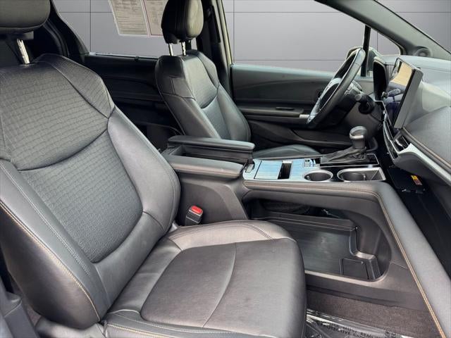 2025 Toyota Sienna Woodland Edition 7 Passenger
