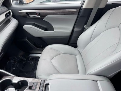 2021 Toyota Highlander Hybrid Limited AWD