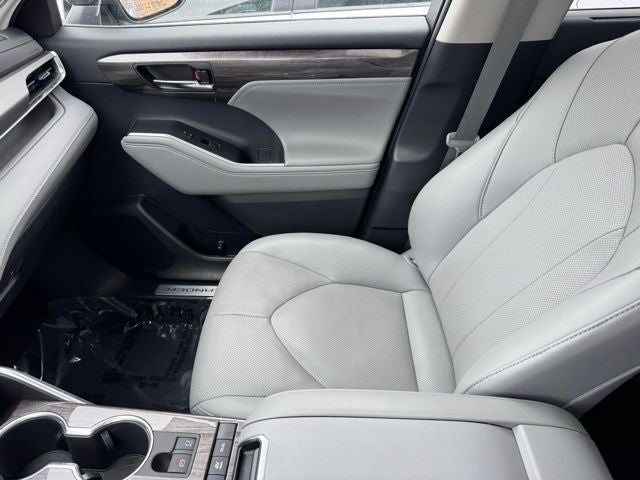 2021 Toyota Highlander Hybrid Limited AWD