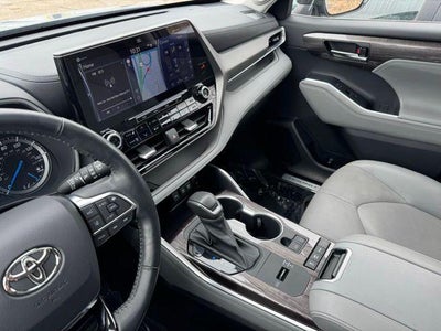 2021 Toyota Highlander Hybrid Limited AWD