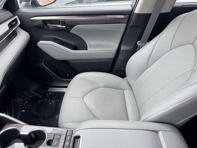 2021 Toyota Highlander Hybrid Limited AWD