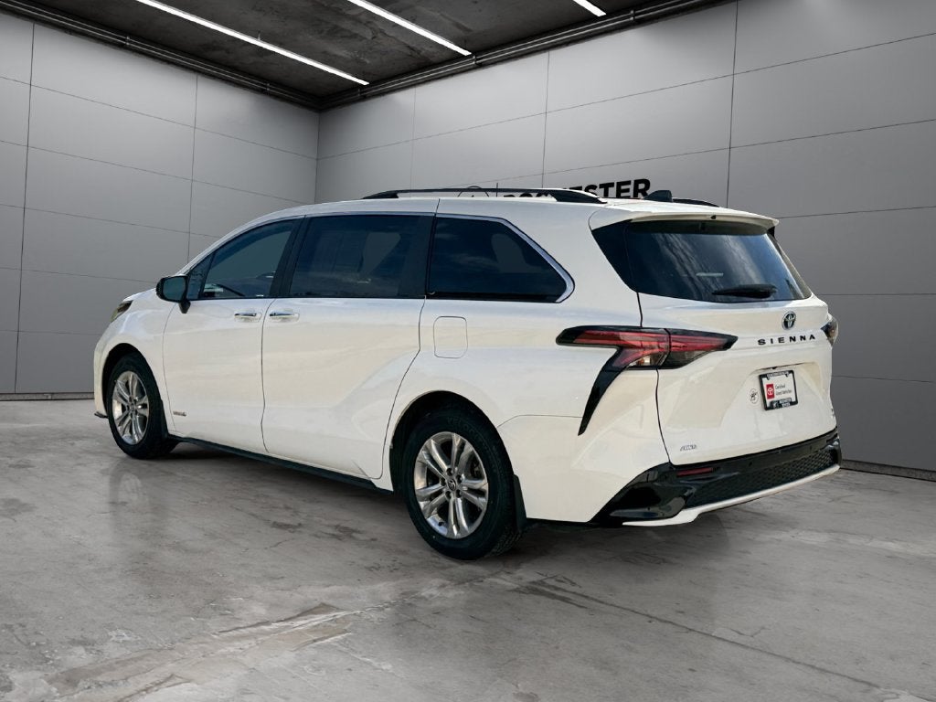 2021 Toyota Sienna XSE 7 Passenger