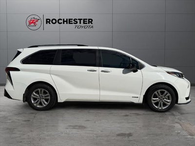 2021 Toyota Sienna XSE 7 Passenger
