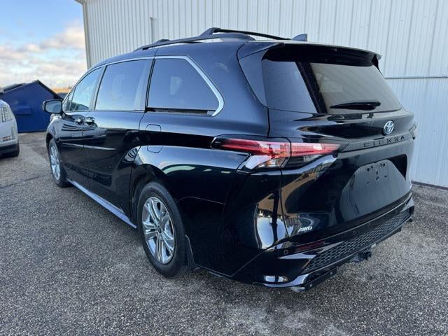 2022 Toyota Sienna XSE 7 Passenger
