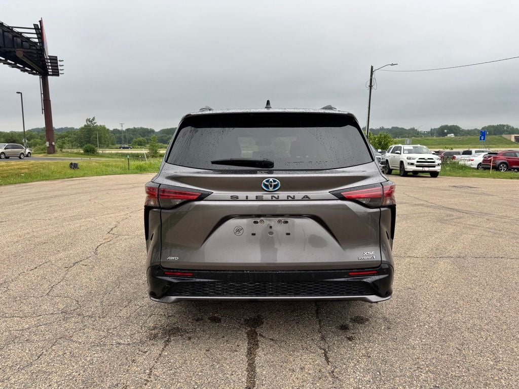 2022 Toyota Sienna XSE 7 Passenger
