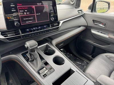 2022 Toyota Sienna XSE 7 Passenger