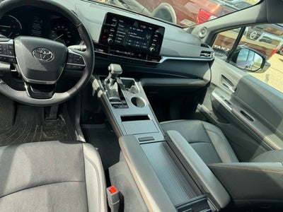 2022 Toyota Sienna XSE 7 Passenger