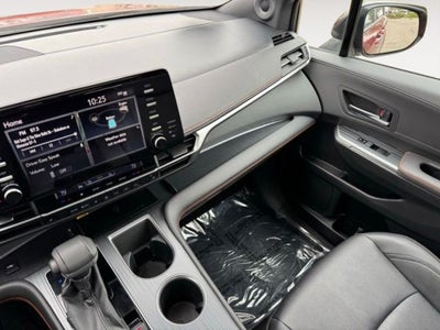 2022 Toyota Sienna XSE 7 Passenger