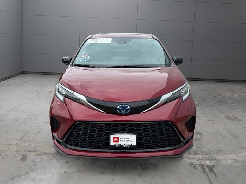 2022 Toyota Sienna XSE 7 Passenger