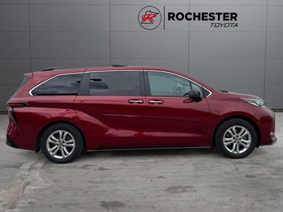2022 Toyota Sienna XSE 7 Passenger