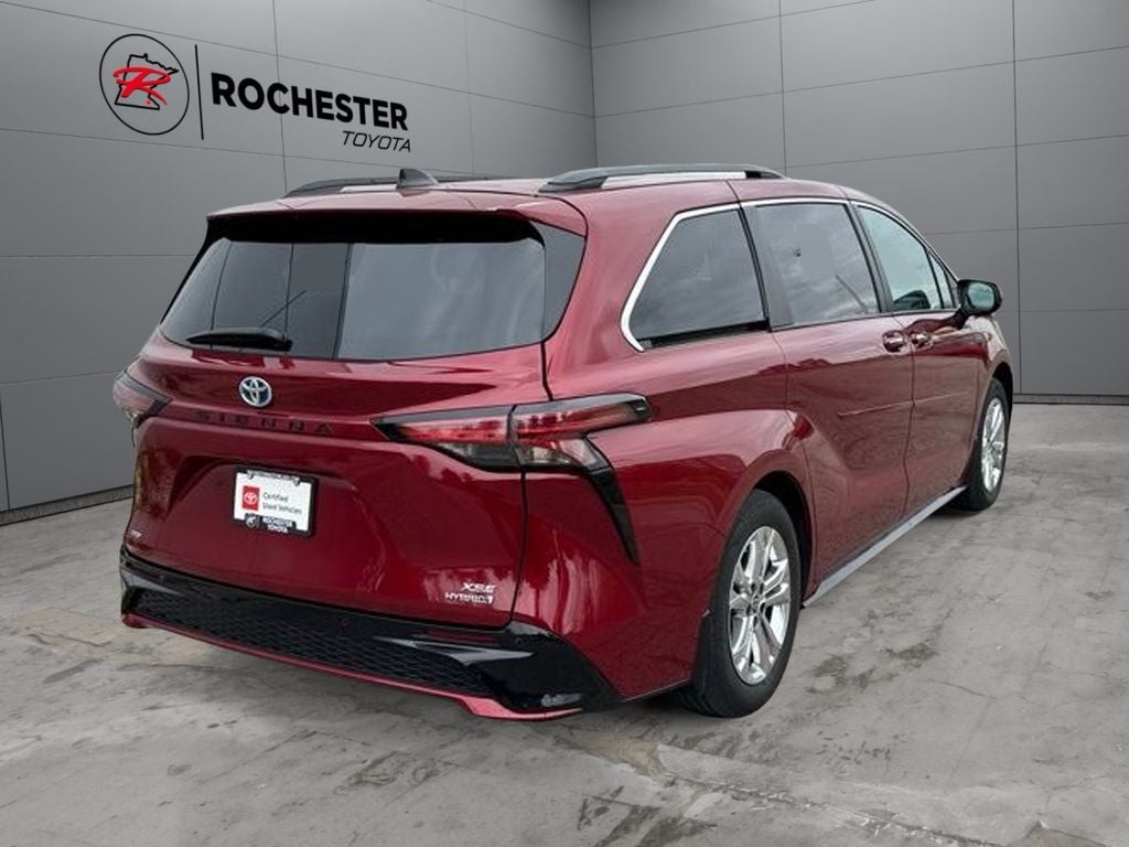 2022 Toyota Sienna XSE 7 Passenger