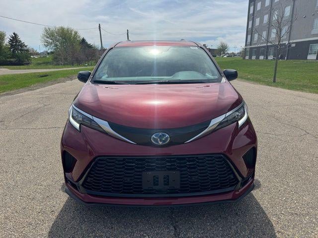 2022 Toyota Sienna XSE 7 Passenger
