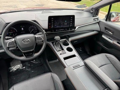 2022 Toyota Sienna XSE 7 Passenger