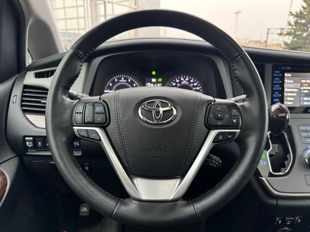 2020 Toyota Sienna Limited Premium 7 Passenger