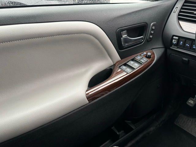 2020 Toyota Sienna Limited Premium 7 Passenger