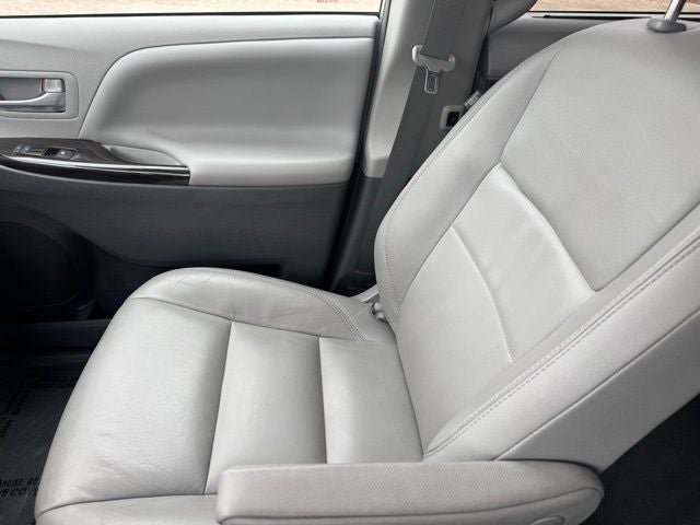 2019 Toyota Sienna XLE 7 Passenger
