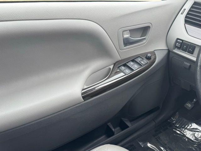 2019 Toyota Sienna XLE 7 Passenger