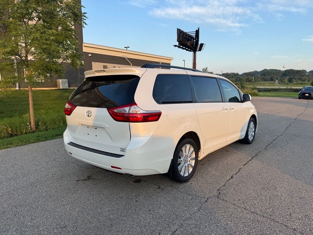 2017 Toyota Sienna XLE Premium 7 Passenger