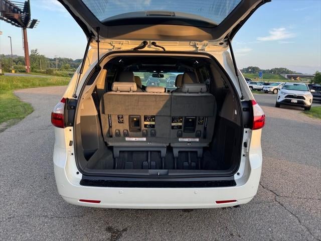 2017 Toyota Sienna XLE Premium 7 Passenger