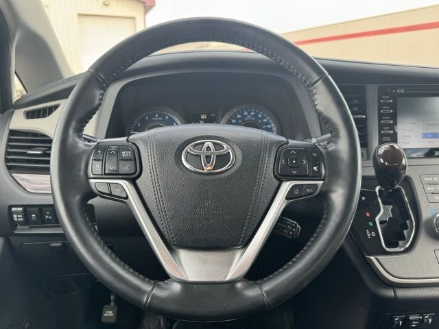 2020 Toyota Sienna Limited 7 Passenger
