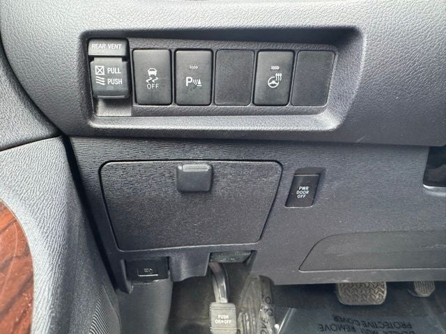 2020 Toyota Sienna Limited 7 Passenger