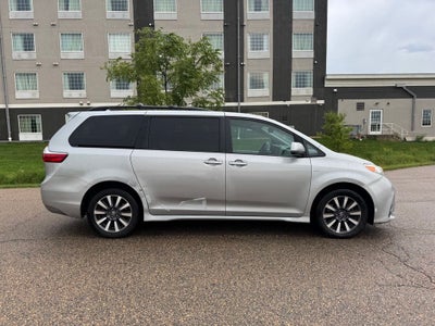 2019 Toyota Sienna XLE 7 Passenger