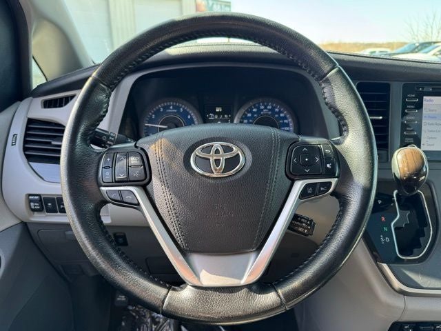 2020 Toyota Sienna XLE 7 Passenger