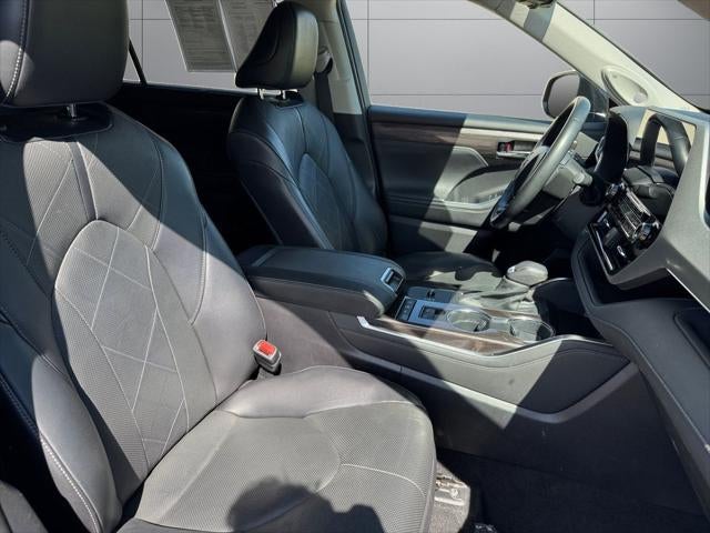 2022 Toyota Highlander Hybrid Platinum AWD