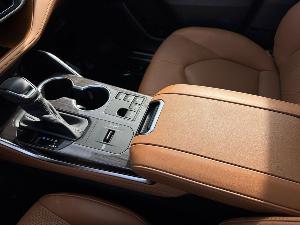 2023 Toyota Highlander Hybrid Platinum AWD