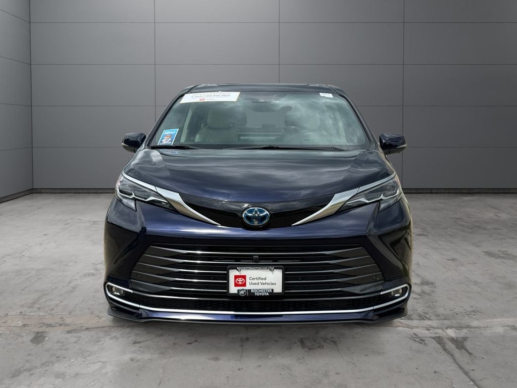 2025 Toyota Sienna Platinum 7 Passenger