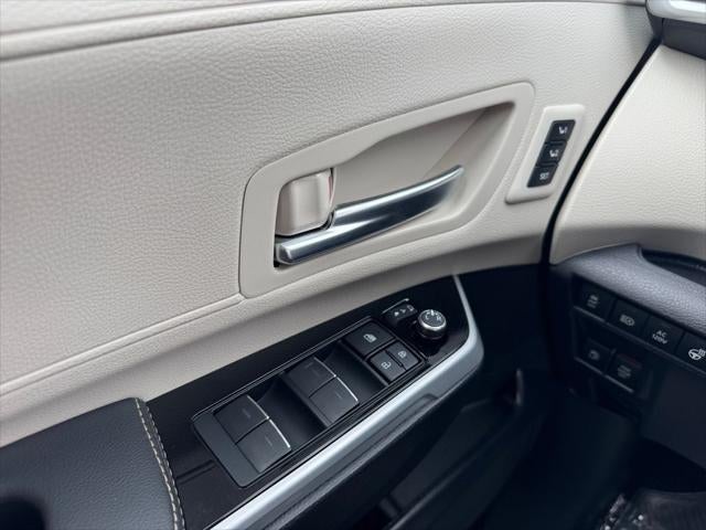 2025 Toyota Sienna Platinum 7 Passenger