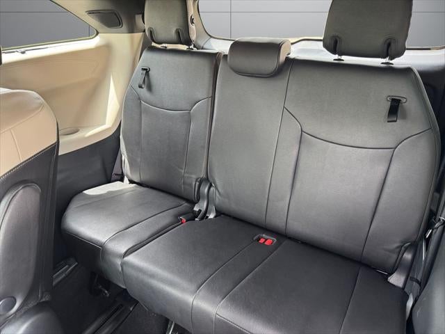 2025 Toyota Sienna Platinum 7 Passenger
