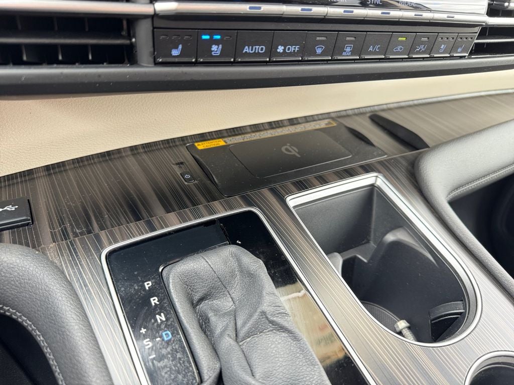 2024 Toyota Sienna Platinum 7 Passenger