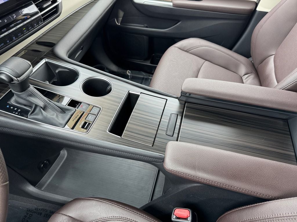 2024 Toyota Sienna Platinum 7 Passenger