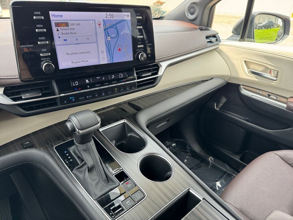 2024 Toyota Sienna Platinum 7 Passenger