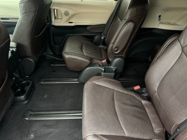 2021 Toyota Sienna Platinum 7 Passenger