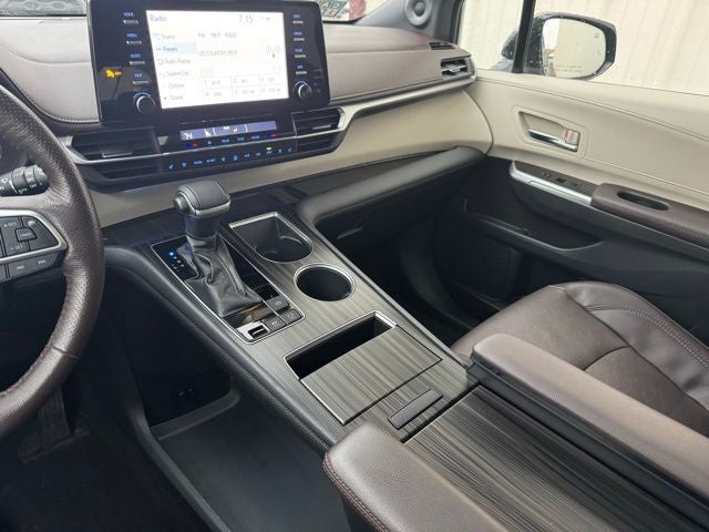 2021 Toyota Sienna Platinum 7 Passenger