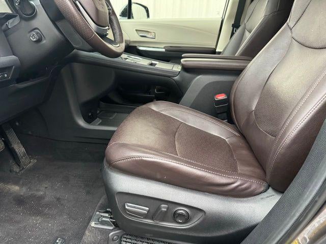 2021 Toyota Sienna Platinum 7 Passenger