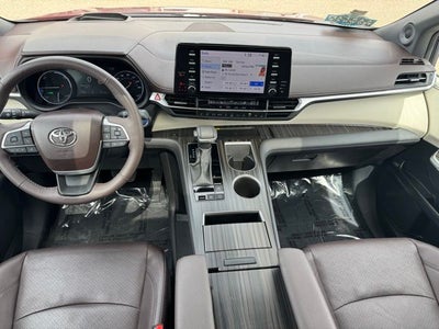 2024 Toyota Sienna Platinum 7 Passenger